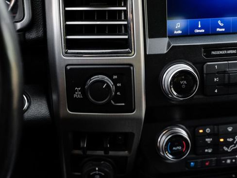 Used 2021 Ford F250 Platinum w/ FX4 Off-Road Package AWD/4WD image 29