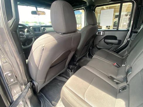 Used 2023 Jeep Gladiator Sport AWD/4WD image 45