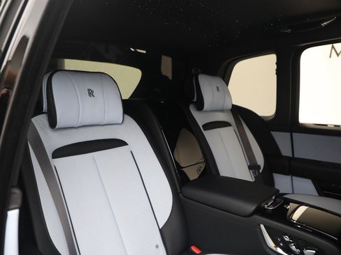 Certified 2022 Rolls-Royce Cullinan w/ Dark Exterior Package image 22