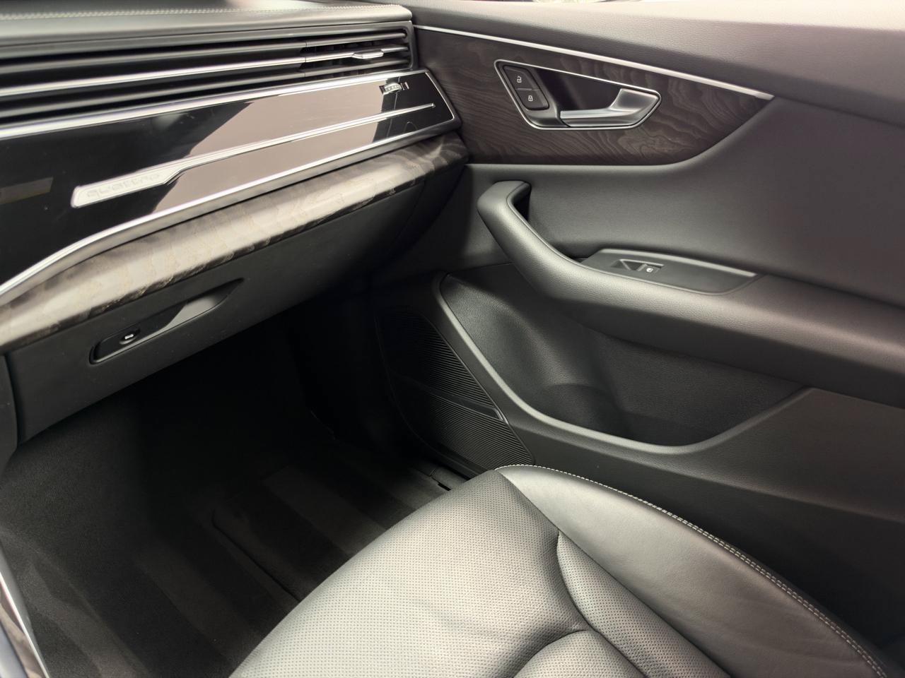 Used 2021 Audi Q8 Prestige AWD/4WD image 24