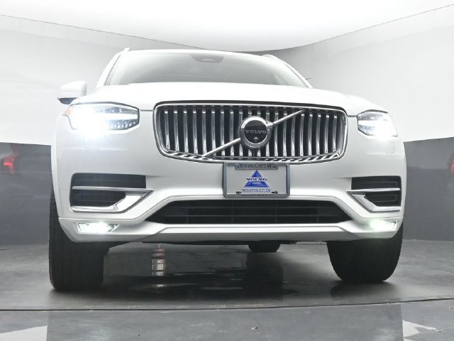Used 2025 Volvo XC90 B6 Plus w/ Protection Package Premier AWD/4WD image 36