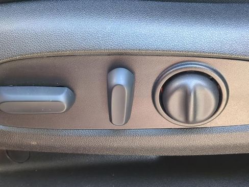 Used 2024 Chevrolet Equinox LT AWD/4WD image 16
