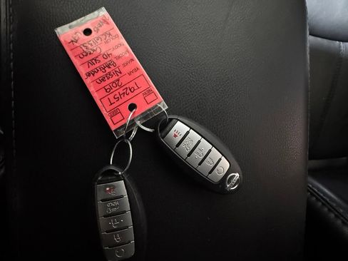 Used 2019 Nissan Pathfinder SL AWD/4WD image 27