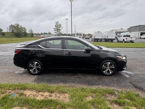 Used 2023 Nissan Sentra SV w/ All-Weather Package FWD image 2