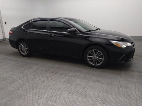 Used 2015 Toyota Camry SE image 11