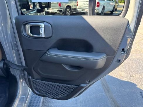 Used 2022 Jeep Wrangler Unlimited Sahara w/ LED Lighting Group AWD/4WD image 20