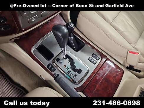 Used 2004 Toyota Land Cruiser AWD/4WD image 24