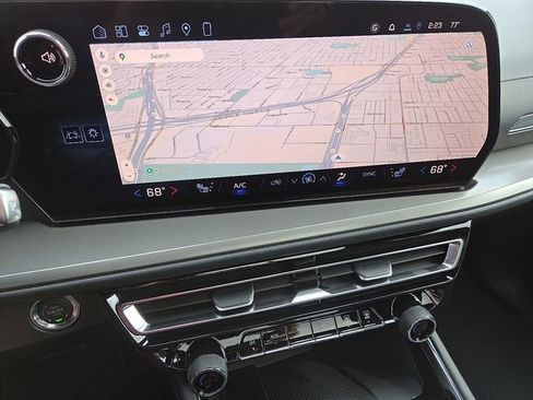 New 2026 Chevrolet Traverse LT w/ Sun and Wheel Package image 11