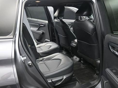 Used 2023 Toyota Highlander XSE image 21