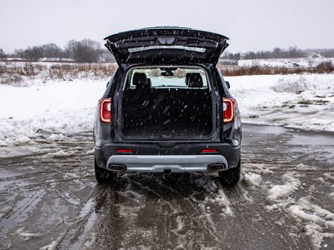 Used 2023 GMC Acadia SLT image 8