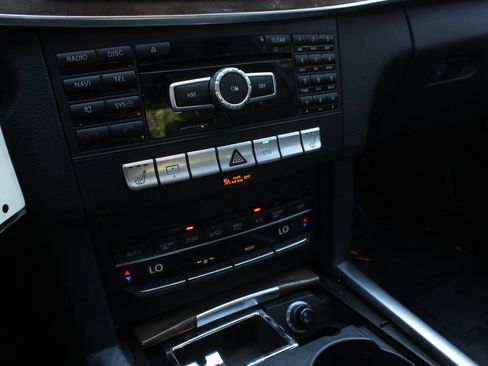Used 2015 Mercedes-Benz E 350 4MATIC Sedan image 34