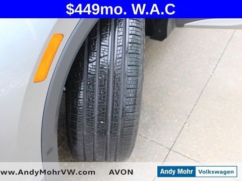 Used 2025 Volkswagen Tiguan SE AWD/4WD image 13