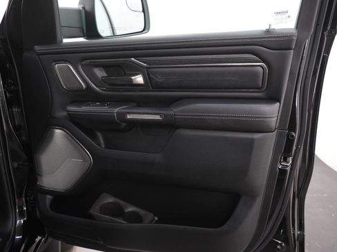 Used 2020 RAM 1500 Limited w/ Black Appearance Package AWD/4WD image 12