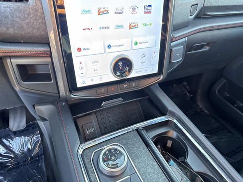 Used 2022 Ford Expedition Max Limited image 29