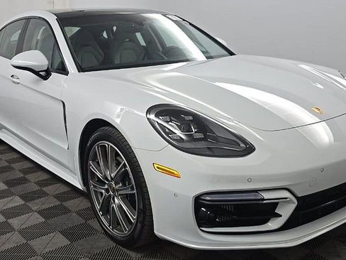 Used 2023 Porsche Panamera 4 Platinum Edition AWD/4WD image 3
