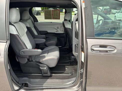 Used 2022 Toyota Sienna XSE w/ XSE Plus Package AWD/4WD image 51