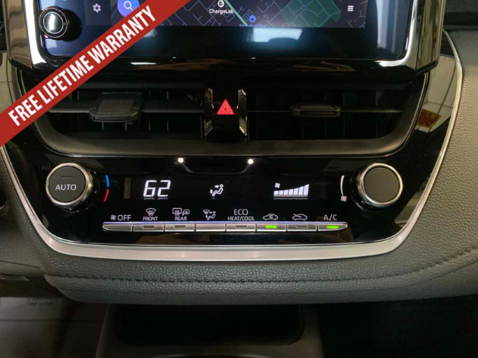 Used 2025 Toyota Corolla SE FWD image 37