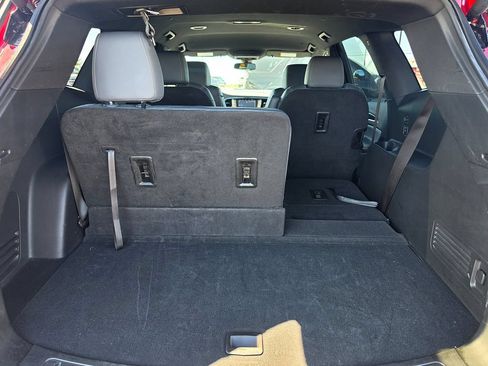 Used 2023 Buick Enclave Essence AWD/4WD image 7