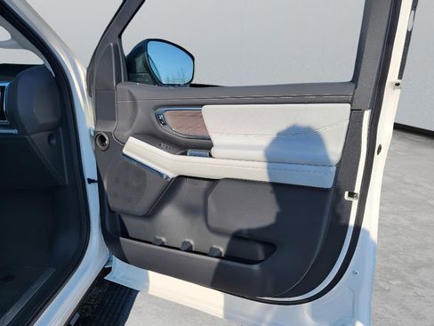 New 2026 Ford Expedition Max Platinum image 37