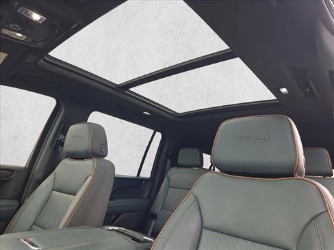Used 2025 GMC Yukon XL AT4 w/ AT4 Premium Package AWD/4WD image 14