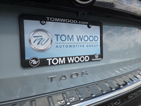 New 2026 Volkswagen Taos SE FWD image 7