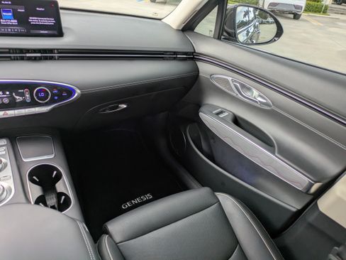 Certified 2022 Genesis GV70 2.5T w/ Advanced Package AWD/4WD image 16