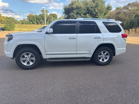 Used 2012 Toyota 4Runner SR5 image 4