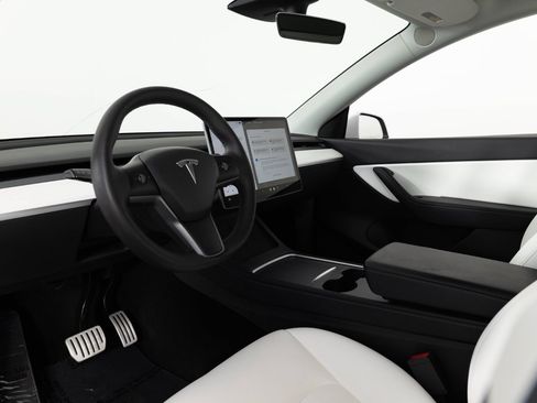 Used 2022 Tesla Model Y Performance AWD/4WD image 13