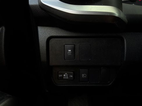 Used 2021 Toyota Tacoma SR5 AWD/4WD image 25