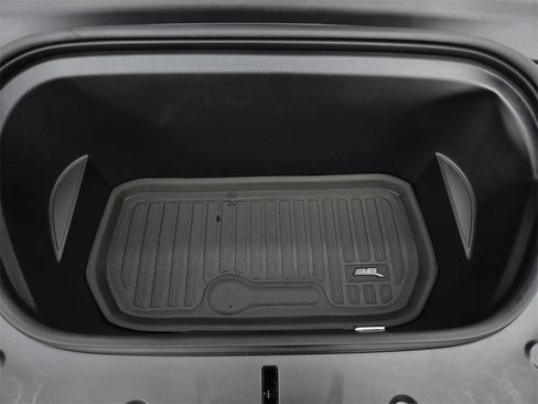 Used 2023 Tesla Model Y Long Range image 26