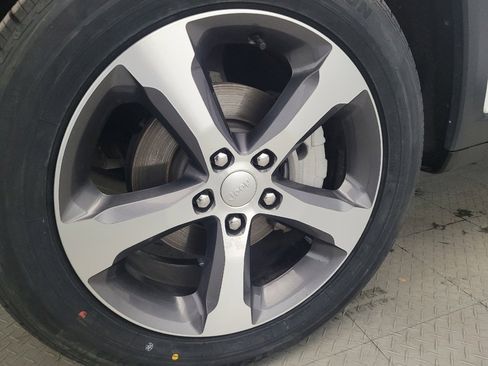 Used 2023 Jeep Grand Cherokee Limited w/ Trailer Tow Prep Group (B) image 31