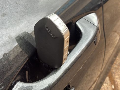 Used 2025 Kia K5 LXS image 40