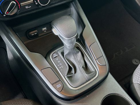 Used 2025 Kia Soul LX w/ LX Technology Package FWD image 23