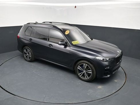 Used 2022 BMW X7 xDrive40i w/ M Sport Package AWD/4WD image 53