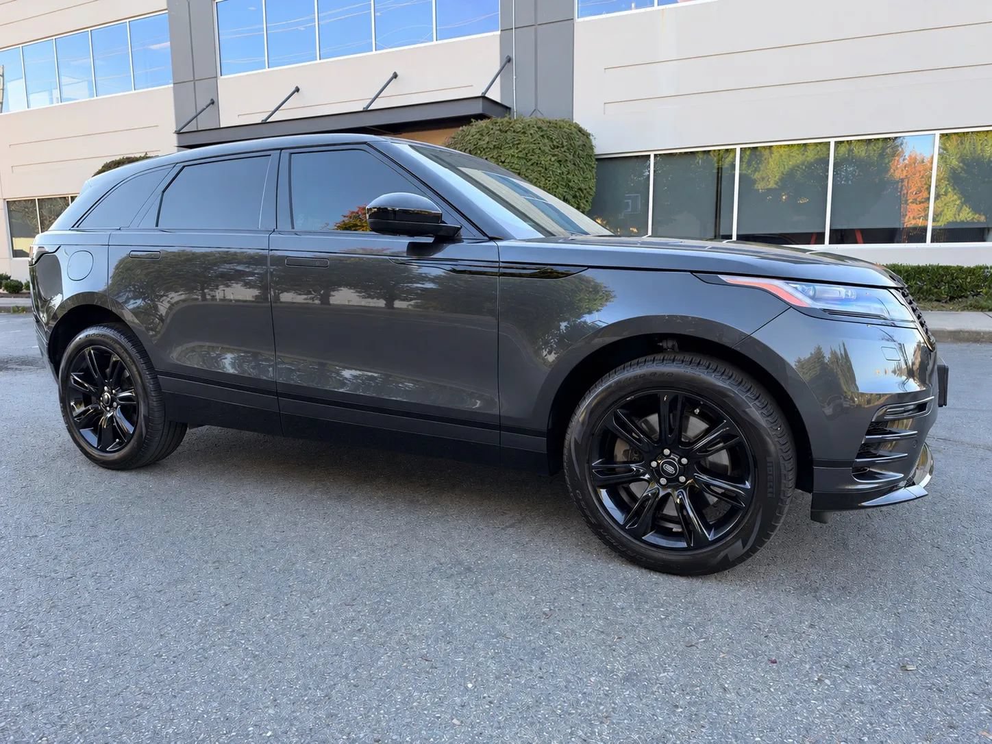 Used 2023 Land Rover Range Rover Velar R-Dynamic S AWD/4WD image 1