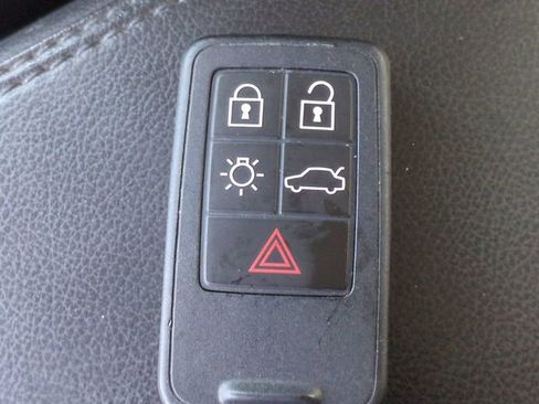 Used 2017 Volvo S60 T5 Inscription image 30