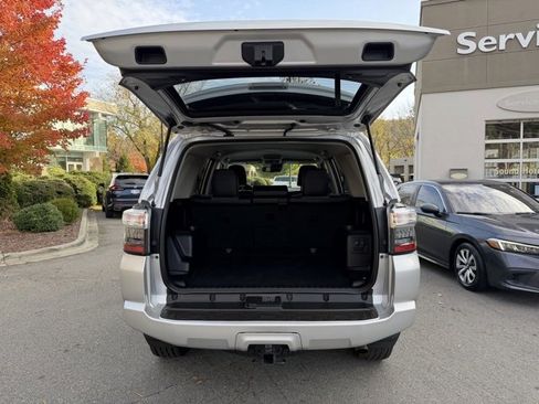 Used 2022 Toyota 4Runner SR5 Premium image 37