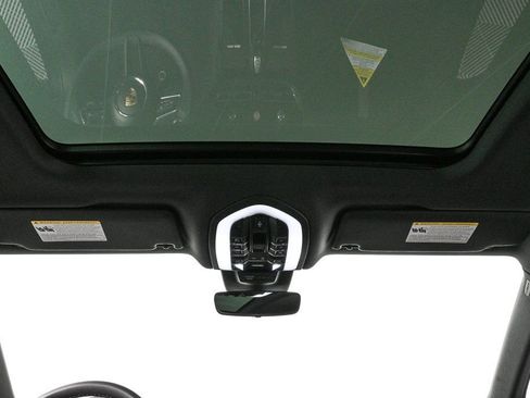 Certified 2026 Porsche Macan image 20