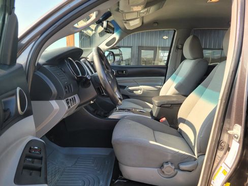 Used 2013 Toyota Tacoma PreRunner w/ SR5 Pkg image 13