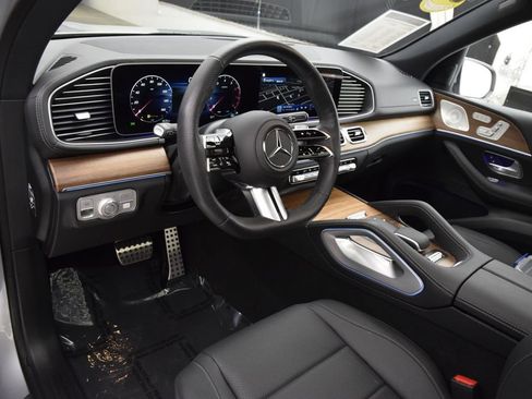 Used 2025 Mercedes-Benz GLS 450 4MATIC image 21