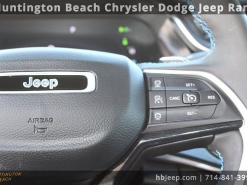 Used 2023 Jeep Grand Cherokee Trailhawk image 21