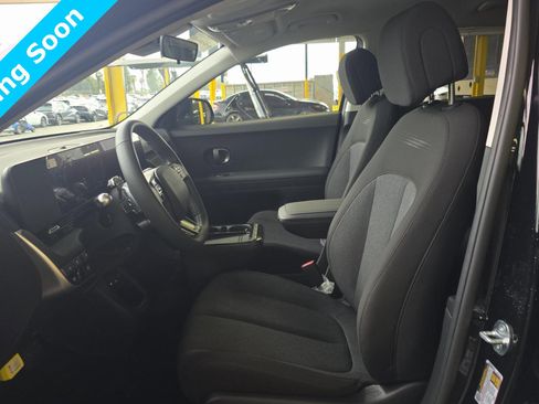 Used 2025 Hyundai Ioniq 5 SE image 8