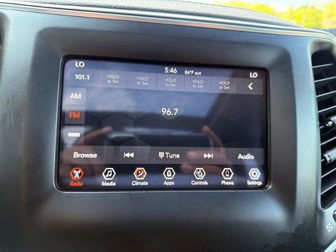 Used 2019 Jeep Cherokee Latitude Plus AWD/4WD image 5