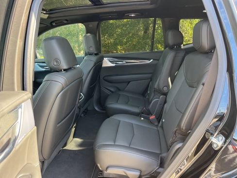 Used 2024 Cadillac XT6 Sport w/ Technology Package image 45