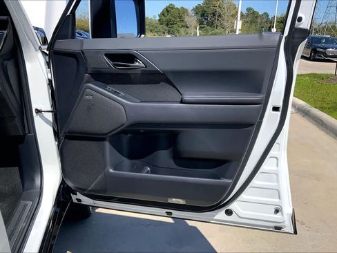 Used 2024 Lexus GX 550 w/ Accessory Package (Z1) image 25