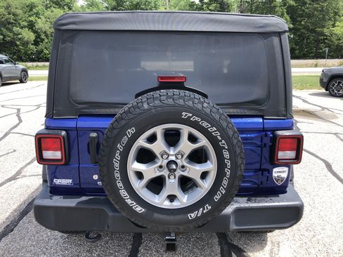 Used 2018 Jeep Wrangler Sport AWD/4WD image 4