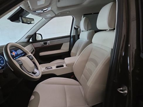 Used 2025 Hyundai Santa Fe Calligraphy AWD/4WD image 3