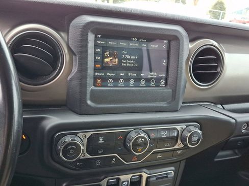 Used 2021 Jeep Wrangler Unlimited Sport image 29