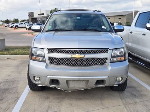 Used 2010 Chevrolet Avalanche LTZ AWD/4WD image 2