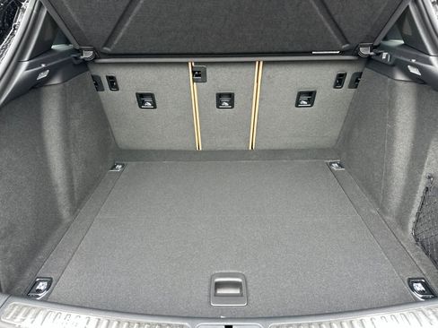 New 2026 Porsche Macan image 16